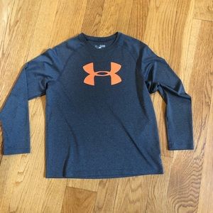 Under armor boys long sleeve t-shirt